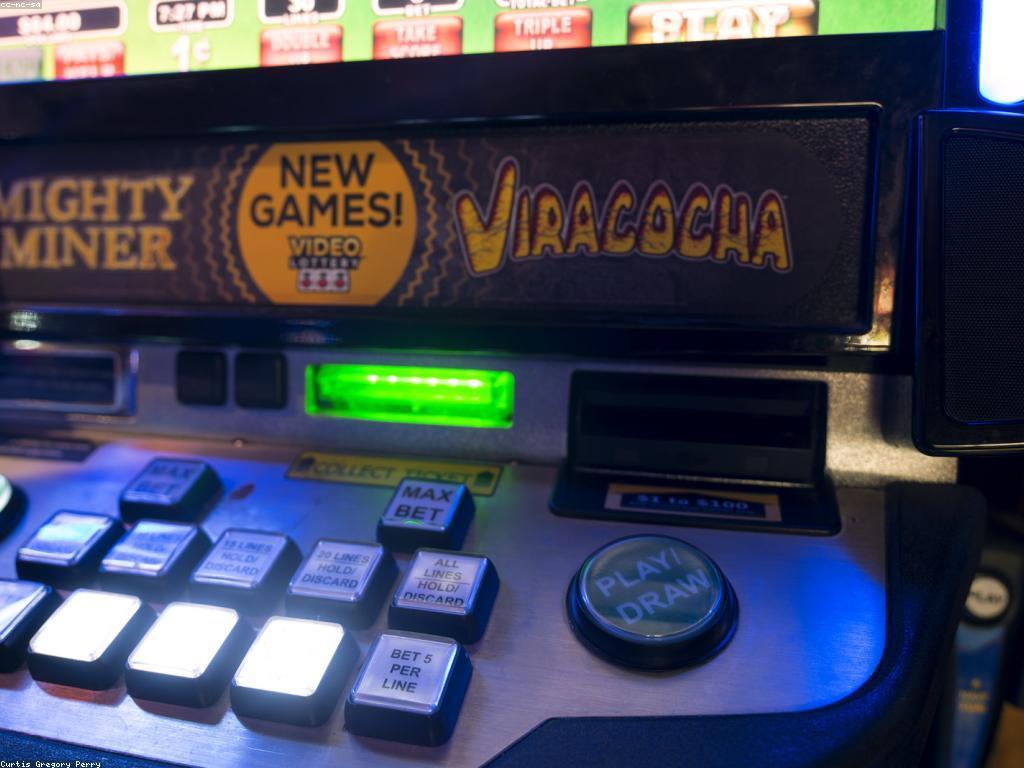 ព័ត៌មានអំពីហ្គេមស្លុត: គ្រប់គ្រងនិងយុទ្ធសាស្ត្រ